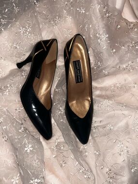 Stuart Weitzman Navy Blue Patent Leather Pointed Heals with Gold Trim